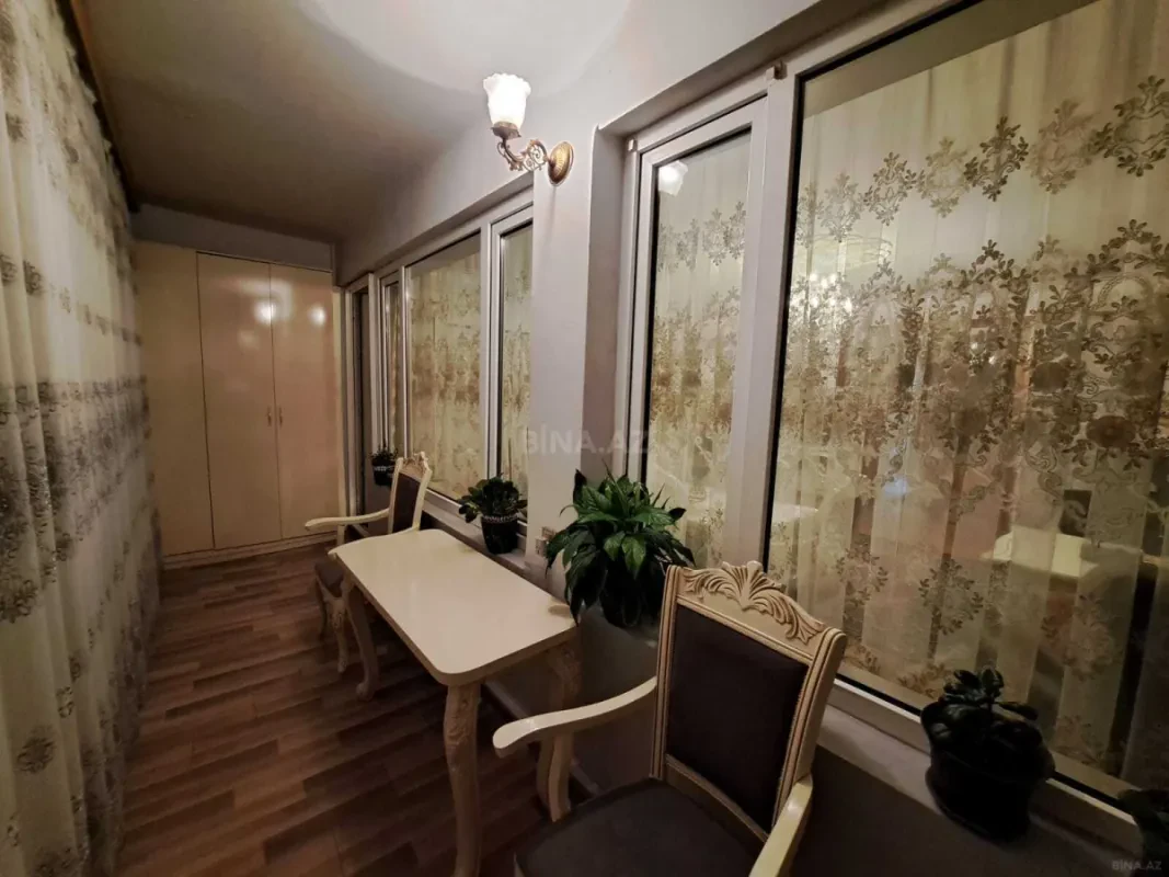 Satılır 4 otaqlı mənzil 95 m²