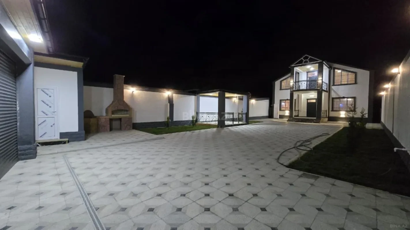 Satılır 6 otaqlı həyət evi 220 m²