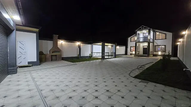 Satılır 6 otaqlı həyət evi 220 m²