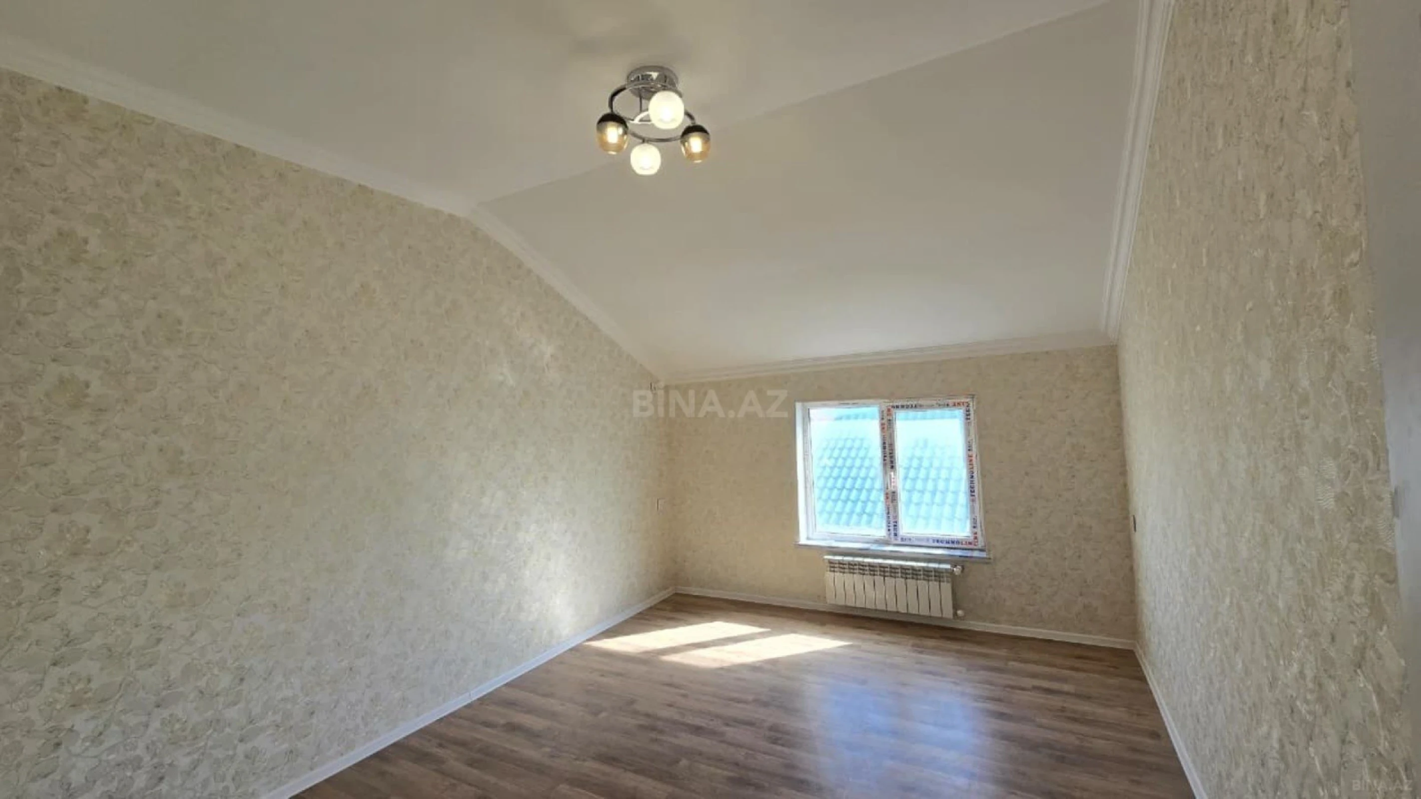 Satılır 6 otaqlı həyət evi 220 m²