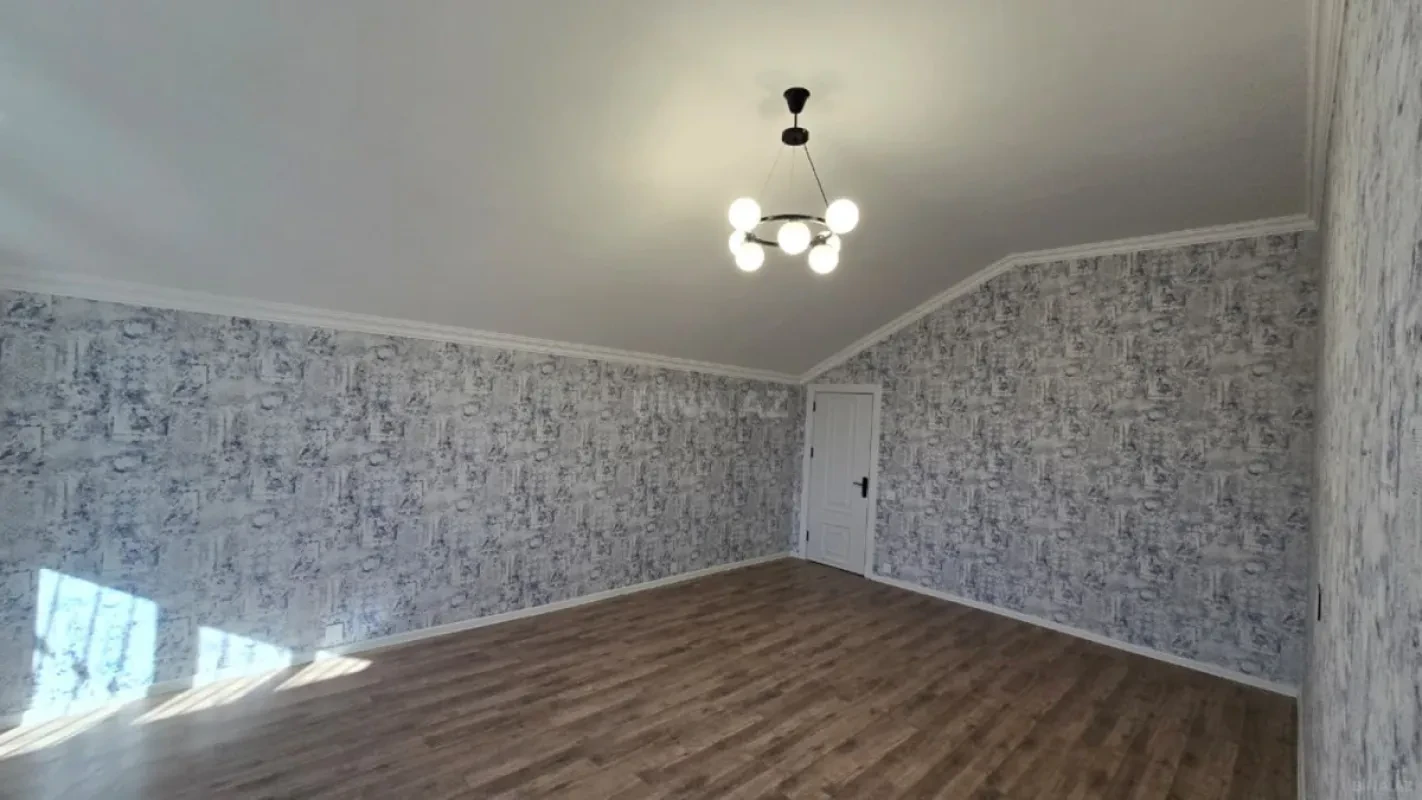 Satılır 6 otaqlı həyət evi 220 m²