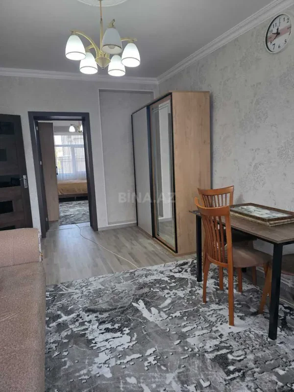Kirayə verilir 2 otaqlı mənzil 50 m²