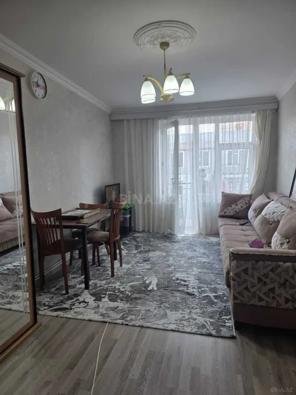 Kirayə verilir 2 otaqlı mənzil 50 m²