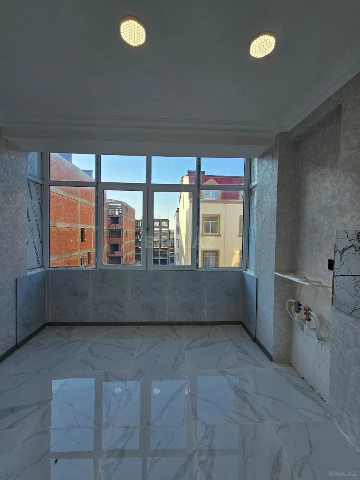 Satılır 3 otaqlı mənzil 83 m²