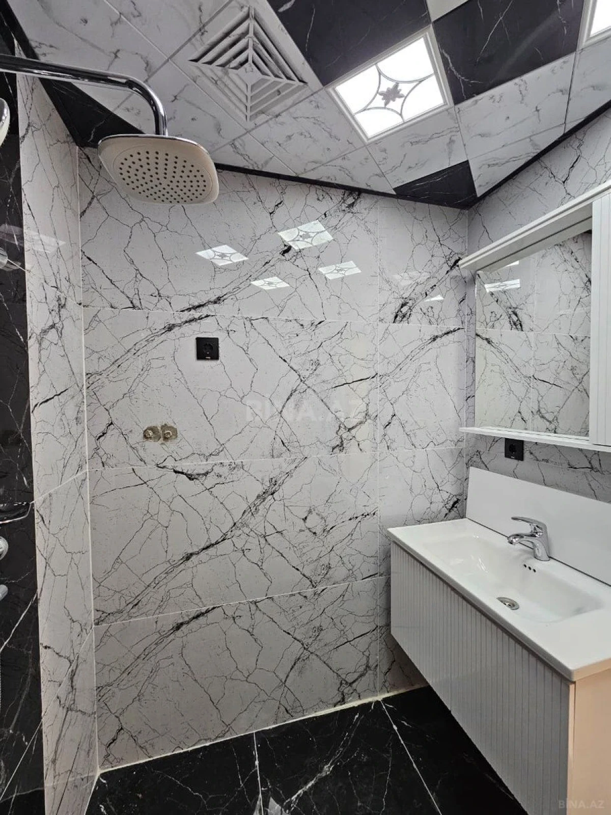 Satılır 3 otaqlı mənzil 83 m²