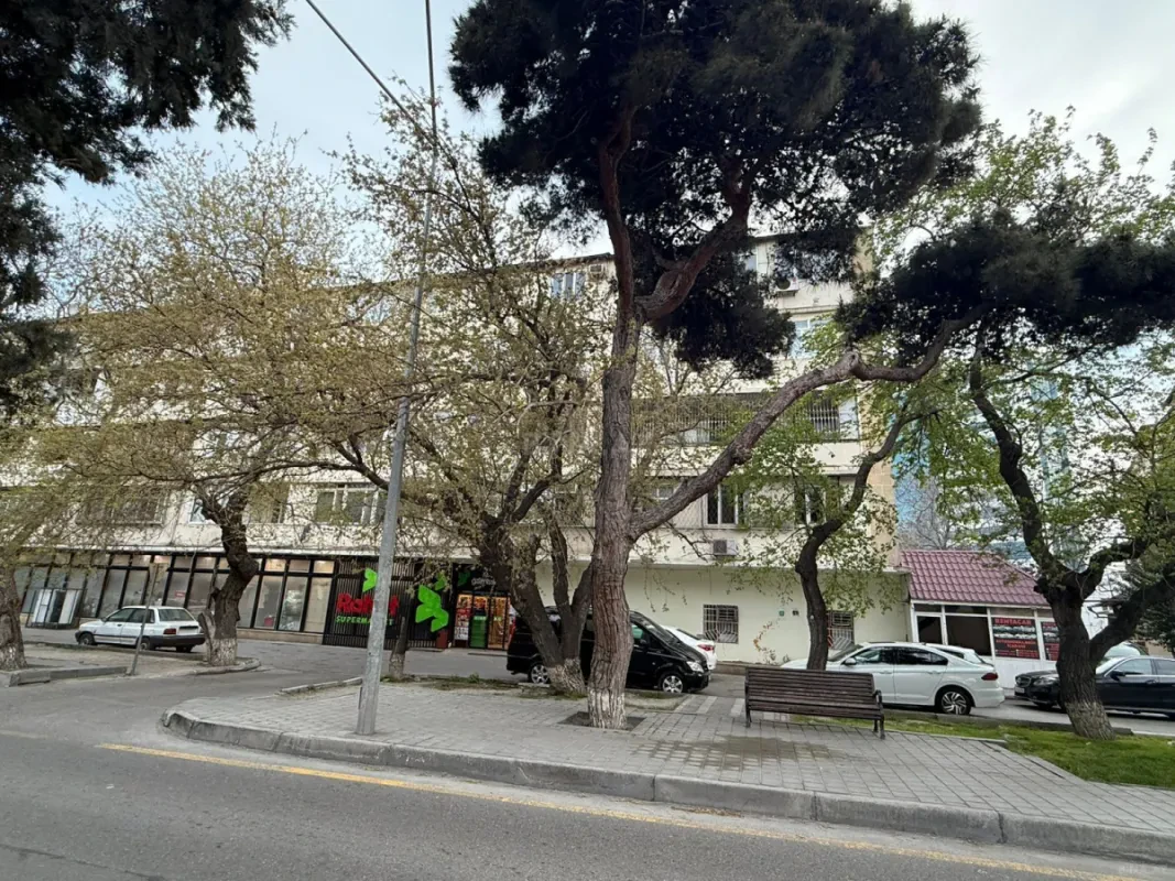 Satılır 2 otaqlı mənzil 68 m²