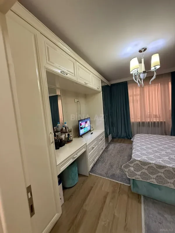 Satılır 2 otaqlı mənzil 68 m²