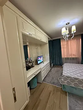 Satılır 2 otaqlı mənzil 68 m²
