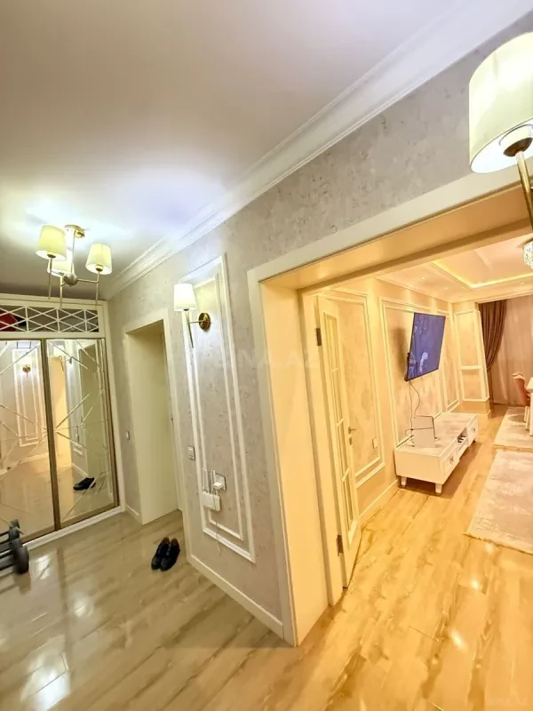 Satılır 2 otaqlı mənzil 68 m²