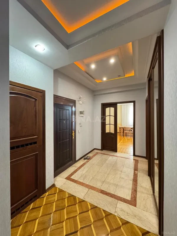 Kirayə verilir 4 otaqlı mənzil 160 m²