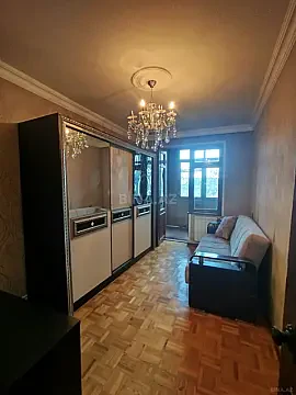 Satılır 4 otaqlı mənzil 105 m²