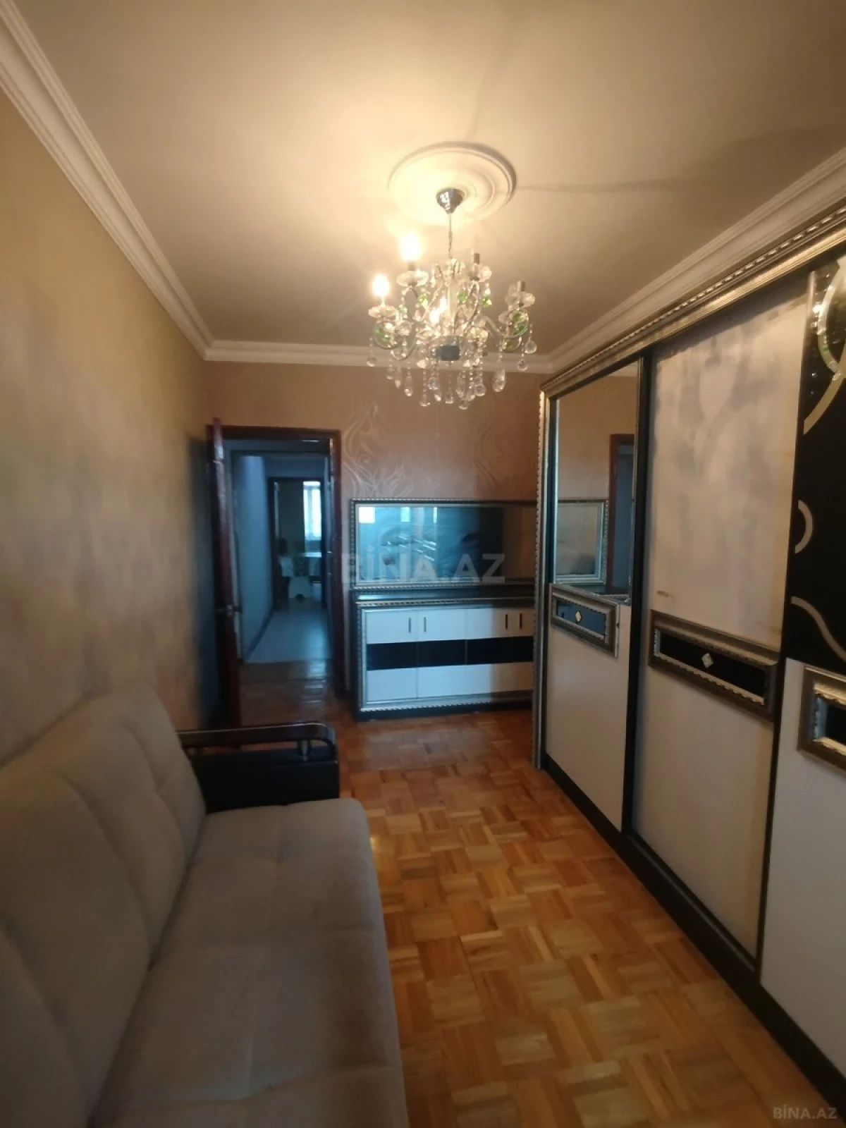 Satılır 4 otaqlı mənzil 105 m²