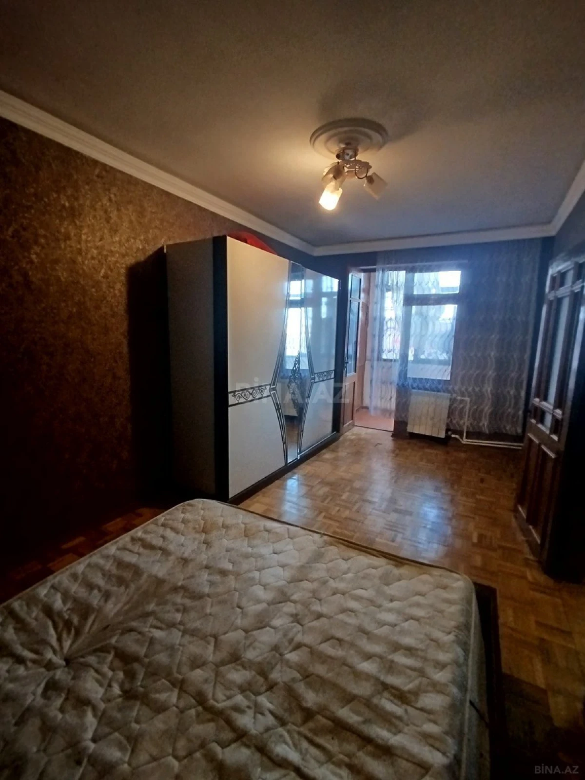 Satılır 4 otaqlı mənzil 105 m²