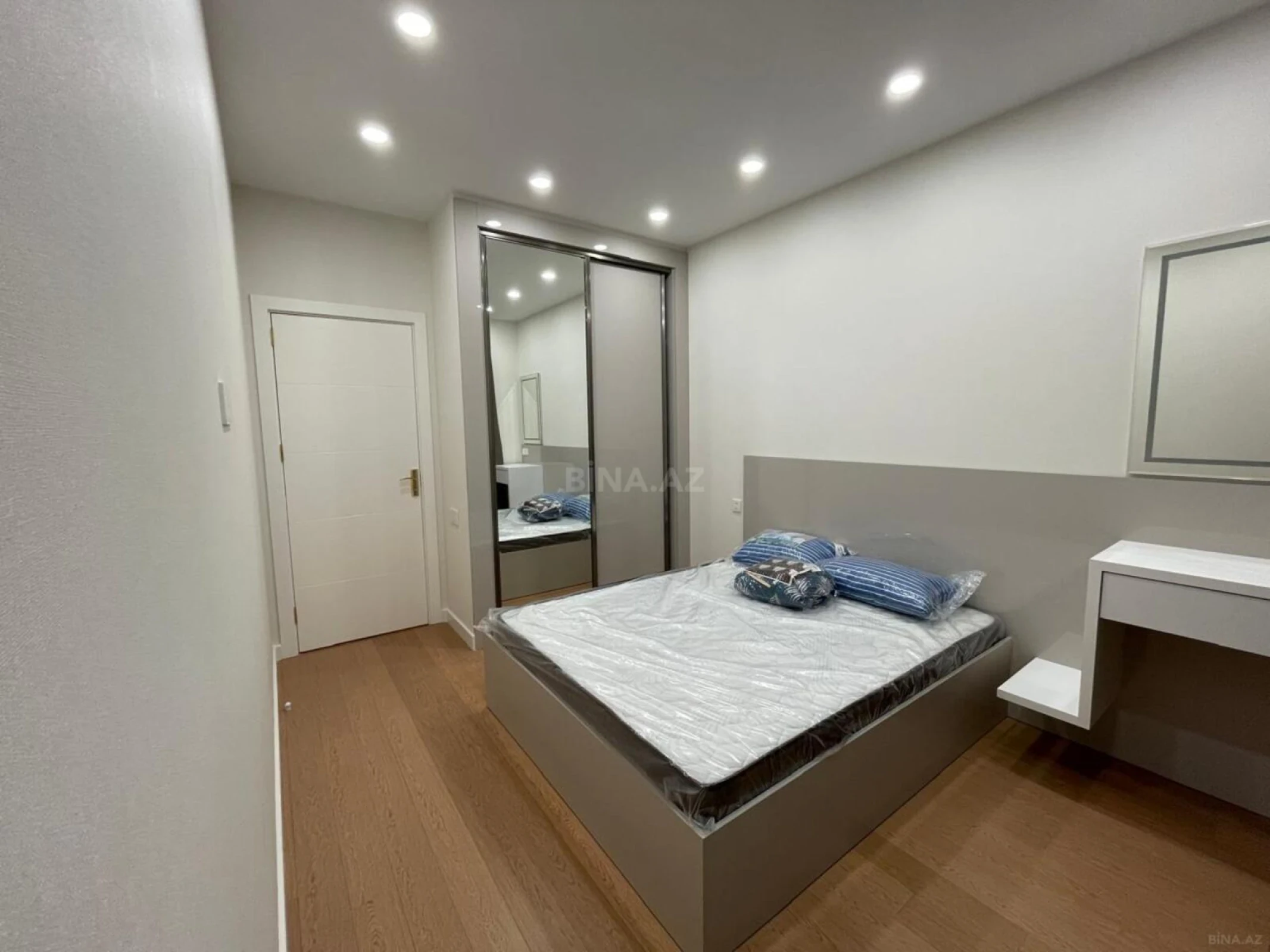 Kirayə verilir 2 otaqlı mənzil 70 m²
