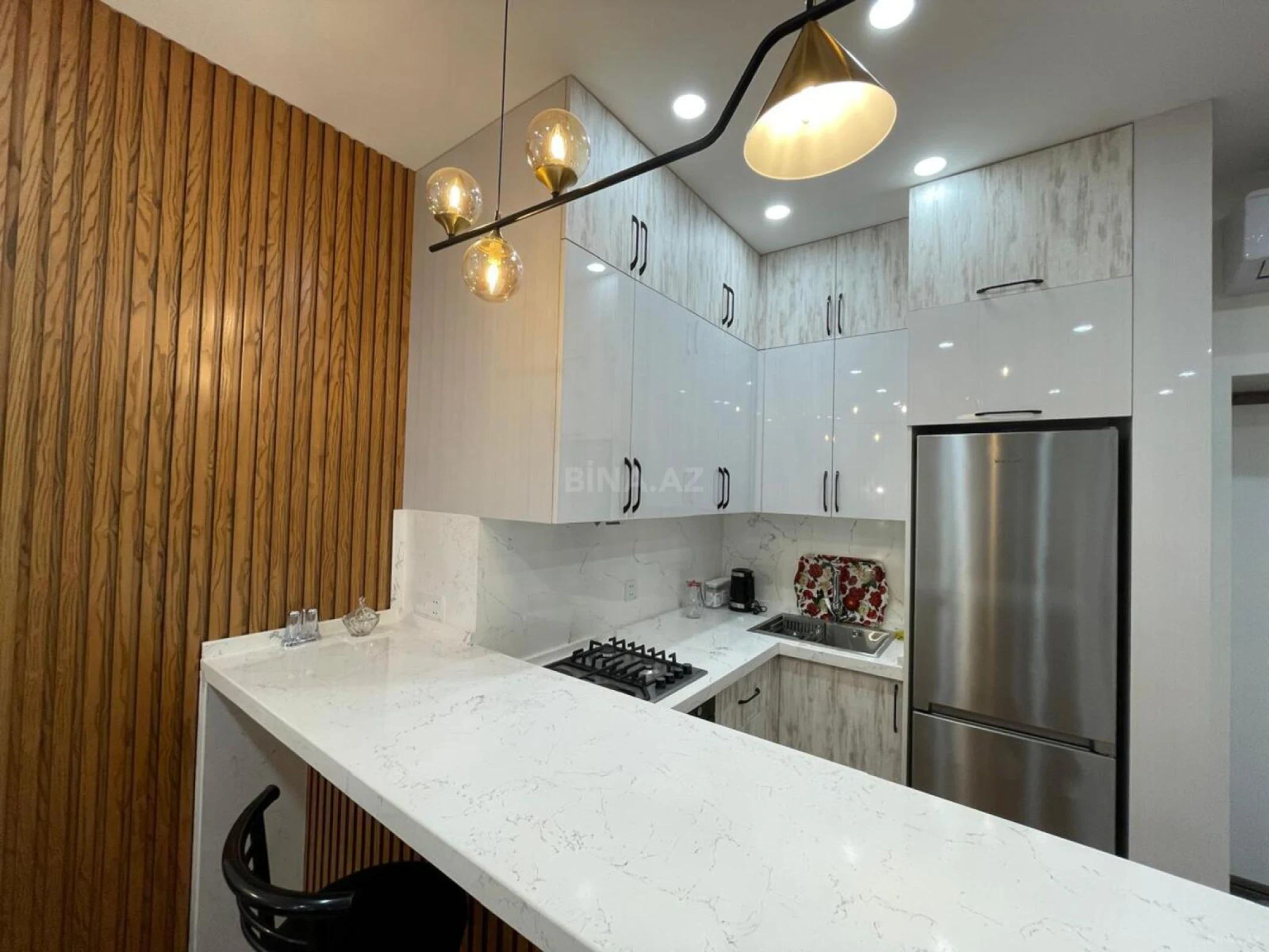 Kirayə verilir 2 otaqlı mənzil 70 m²