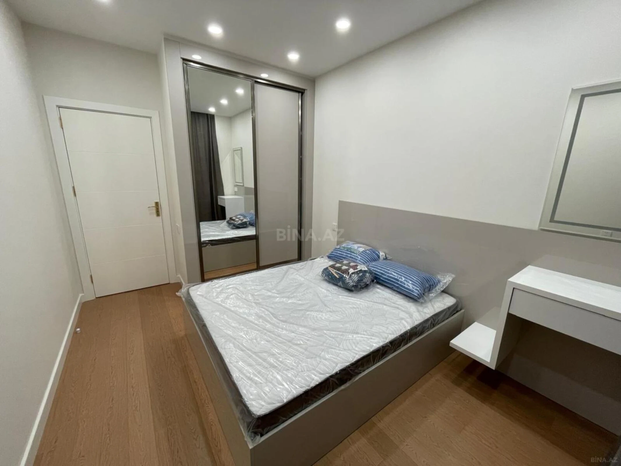 Kirayə verilir 2 otaqlı mənzil 70 m²