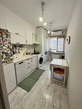 Kirayə verilir 2 otaqlı mənzil 50 m²