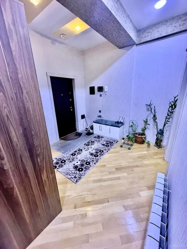 Satılır 3 otaqlı mənzil 115 m²