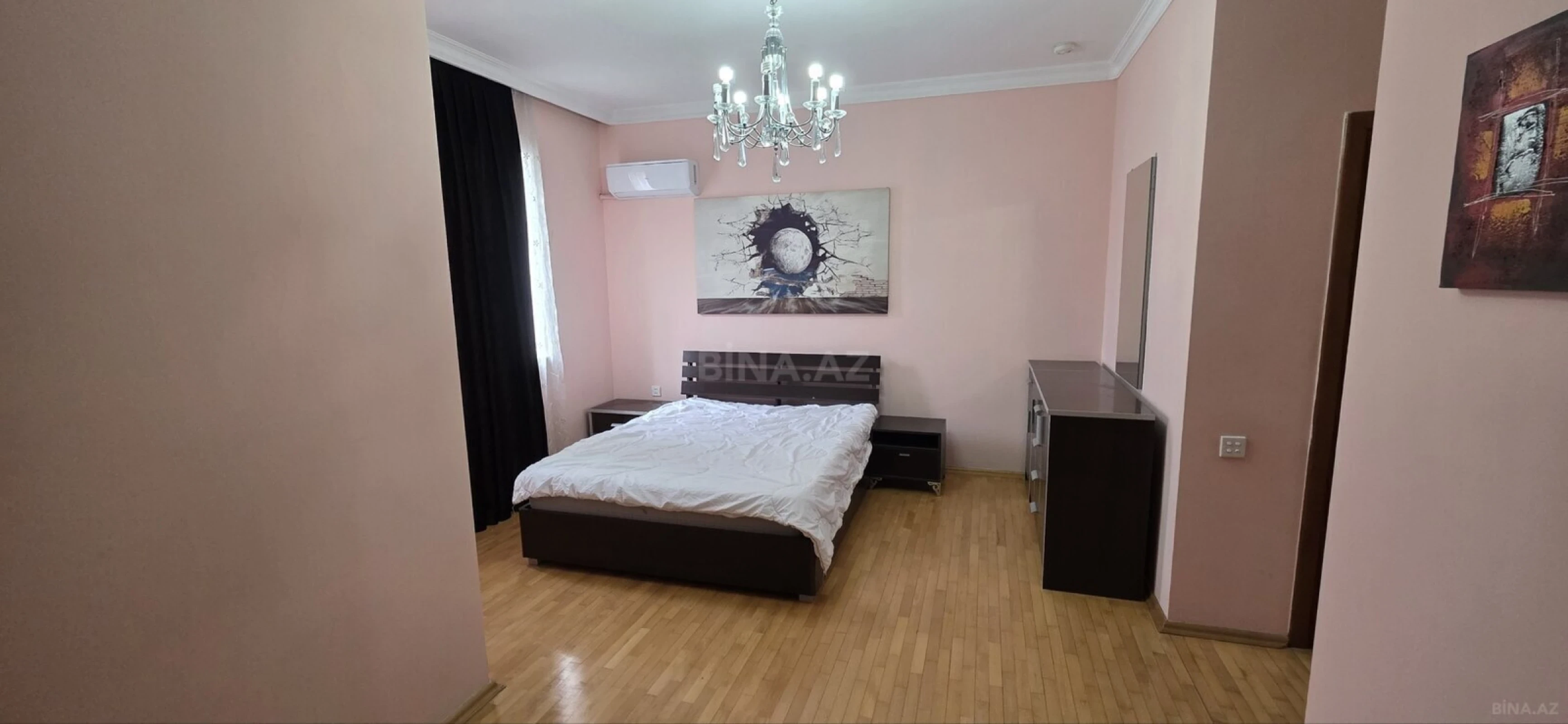 Satılır 4 otaqlı mənzil 160 m²