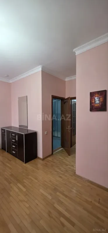 Satılır 4 otaqlı mənzil 160 m²