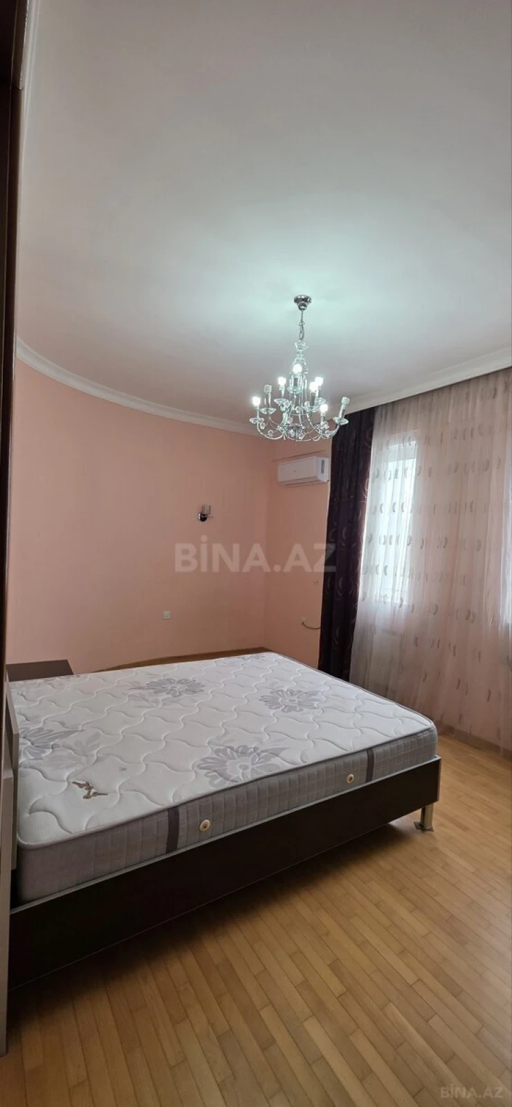 Satılır 4 otaqlı mənzil 160 m²
