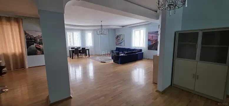 Satılır 4 otaqlı mənzil 160 m²