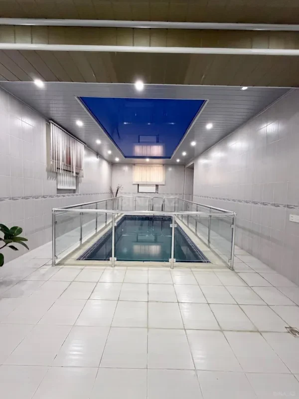 Satılır 9 otaqlı həyət evi 800 m²