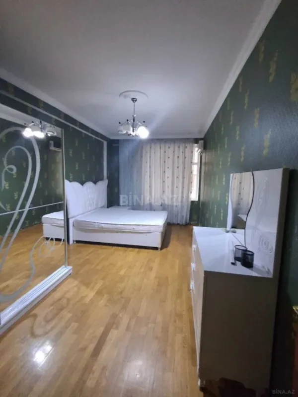 Satılır 3 otaqlı mənzil 155 m²
