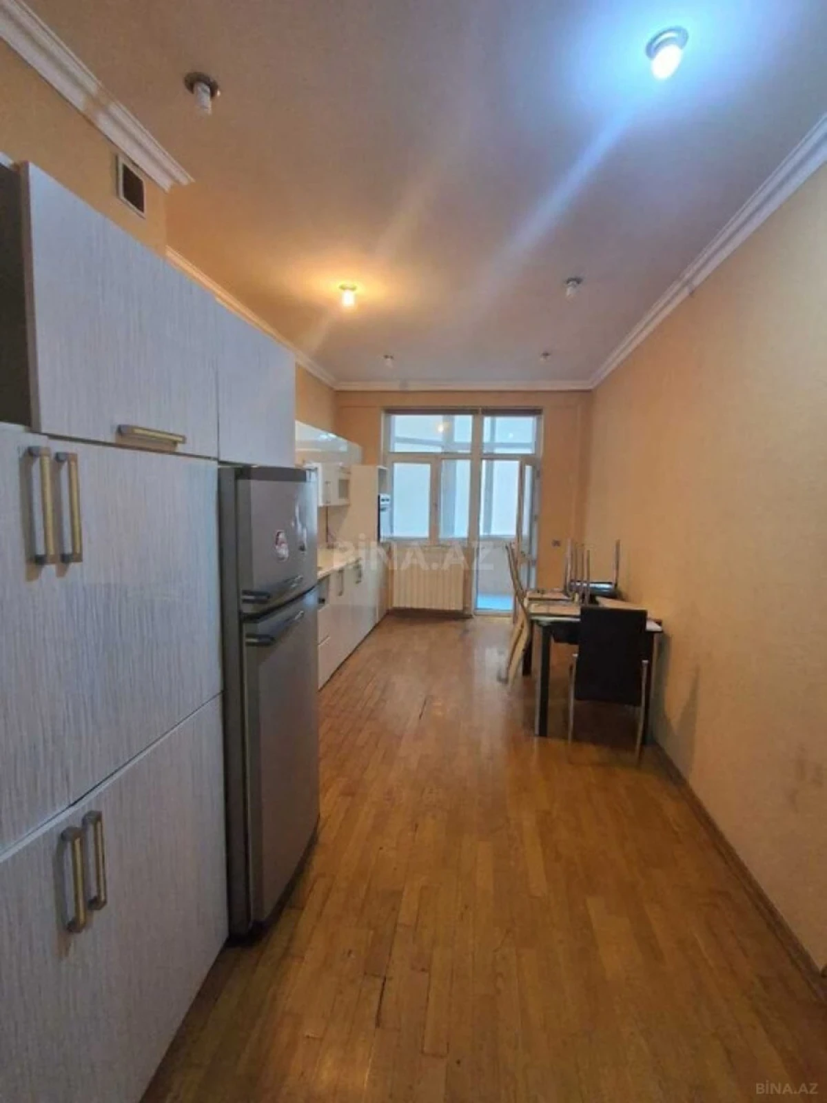 Satılır 3 otaqlı mənzil 155 m²