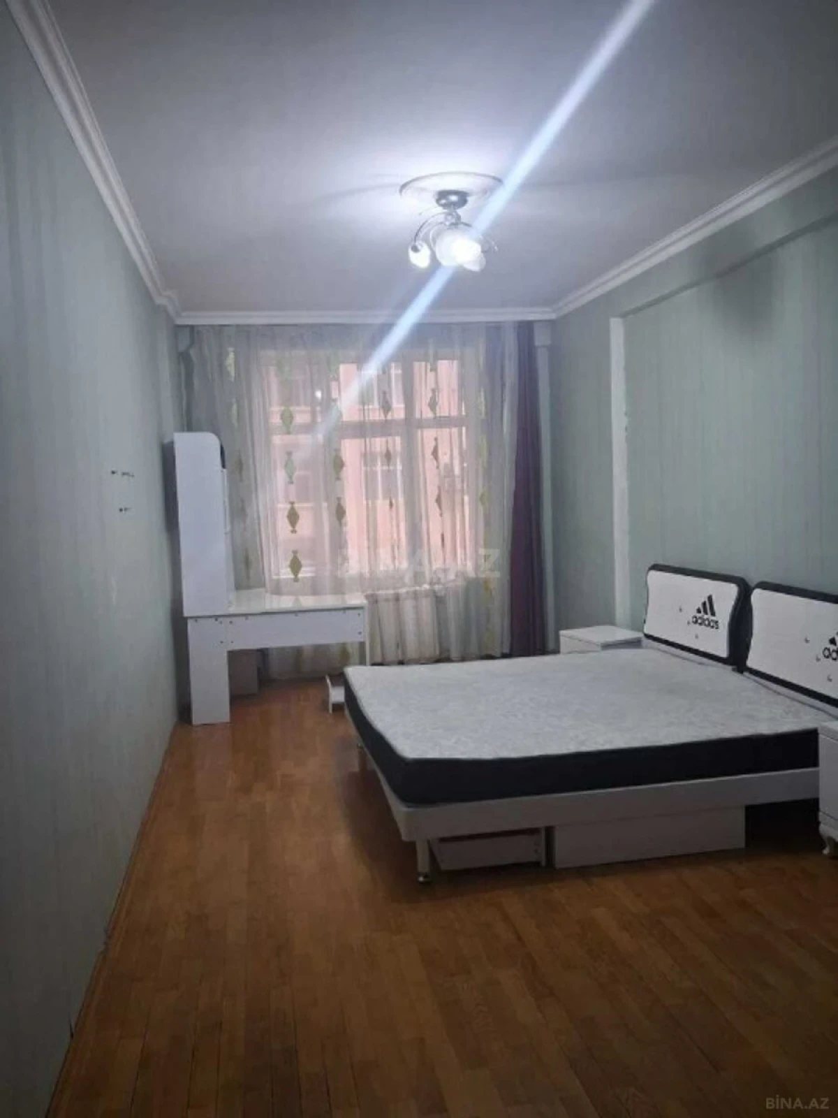 Satılır 3 otaqlı mənzil 155 m²