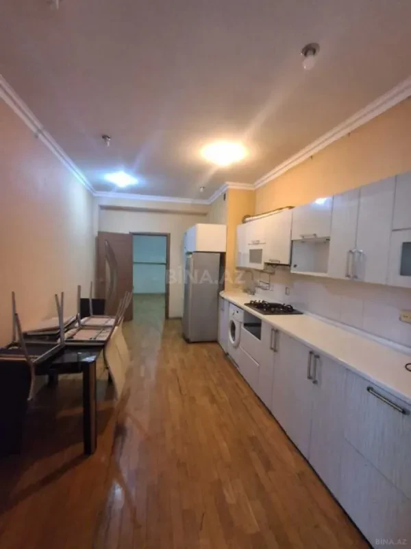 Satılır 3 otaqlı mənzil 155 m²