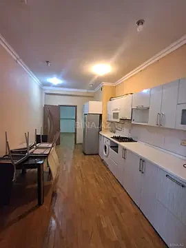 Satılır 3 otaqlı mənzil 155 m²
