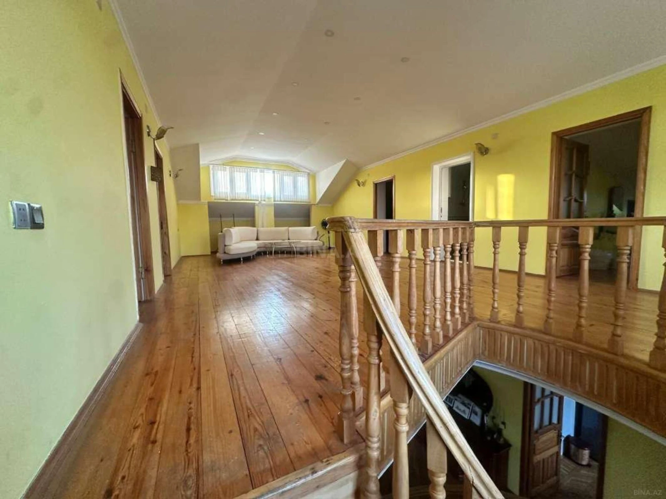 Satılır 13 otaqlı həyət evi 500 m²