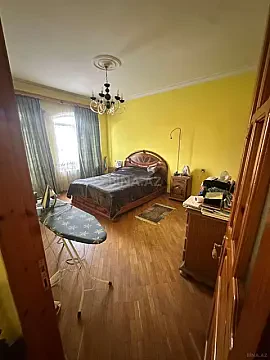 Satılır 13 otaqlı həyət evi 500 m²
