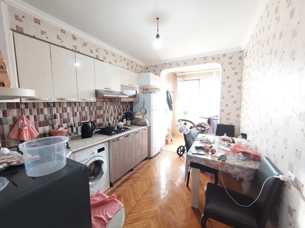 Satılır 2 otaqlı mənzil 65 m²