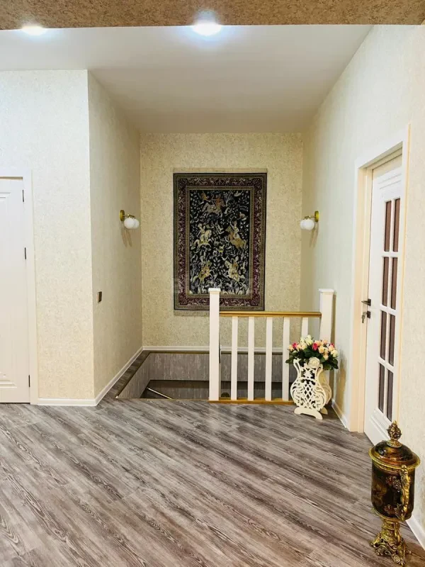 Satılır 4 otaqlı mənzil 215 m²