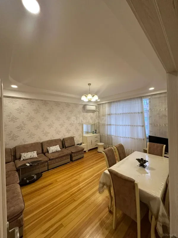 Kirayə verilir 2 otaqlı mənzil 70 m²