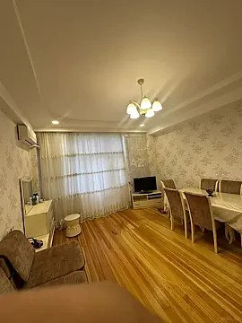 Kirayə verilir 2 otaqlı mənzil 70 m²