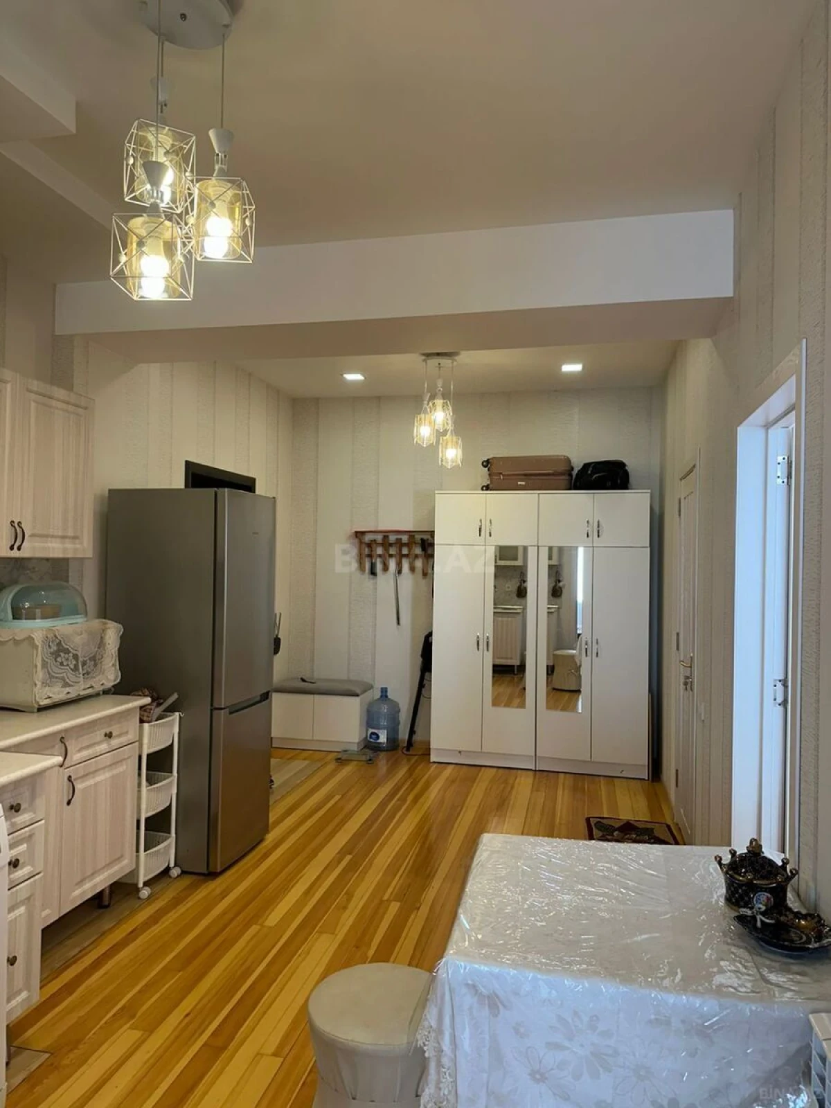 Kirayə verilir 2 otaqlı mənzil 70 m²