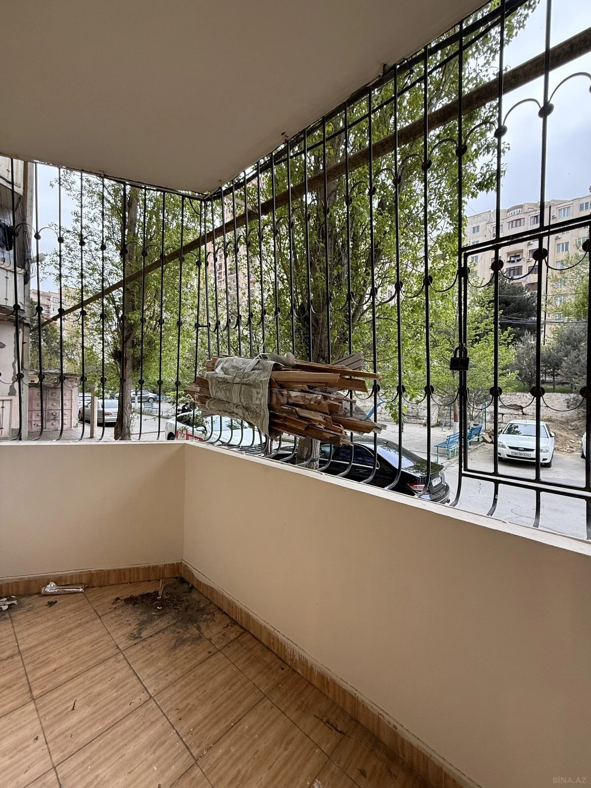 Satılır 4 otaqlı mənzil 110 m²