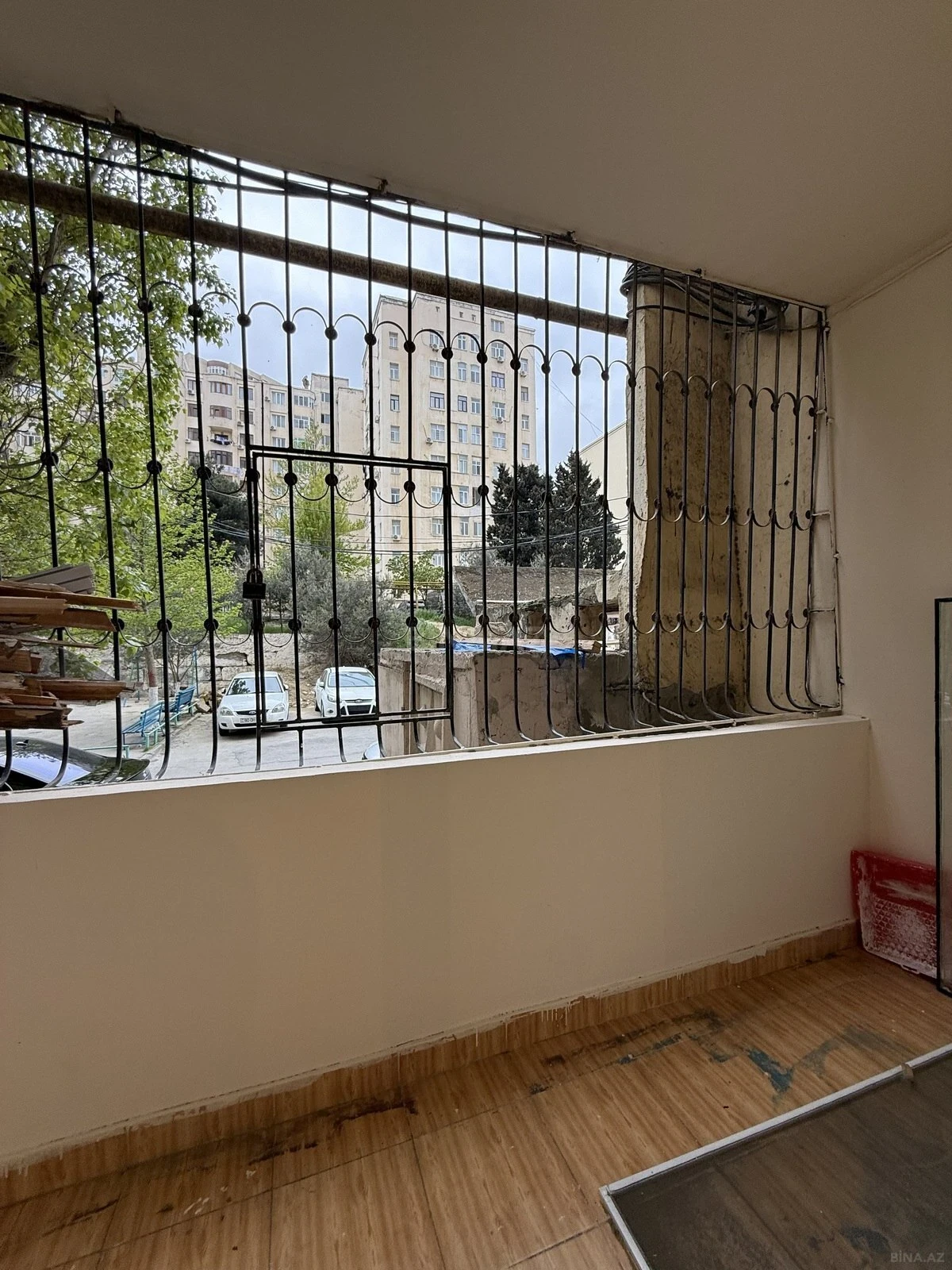 Satılır 4 otaqlı mənzil 110 m²