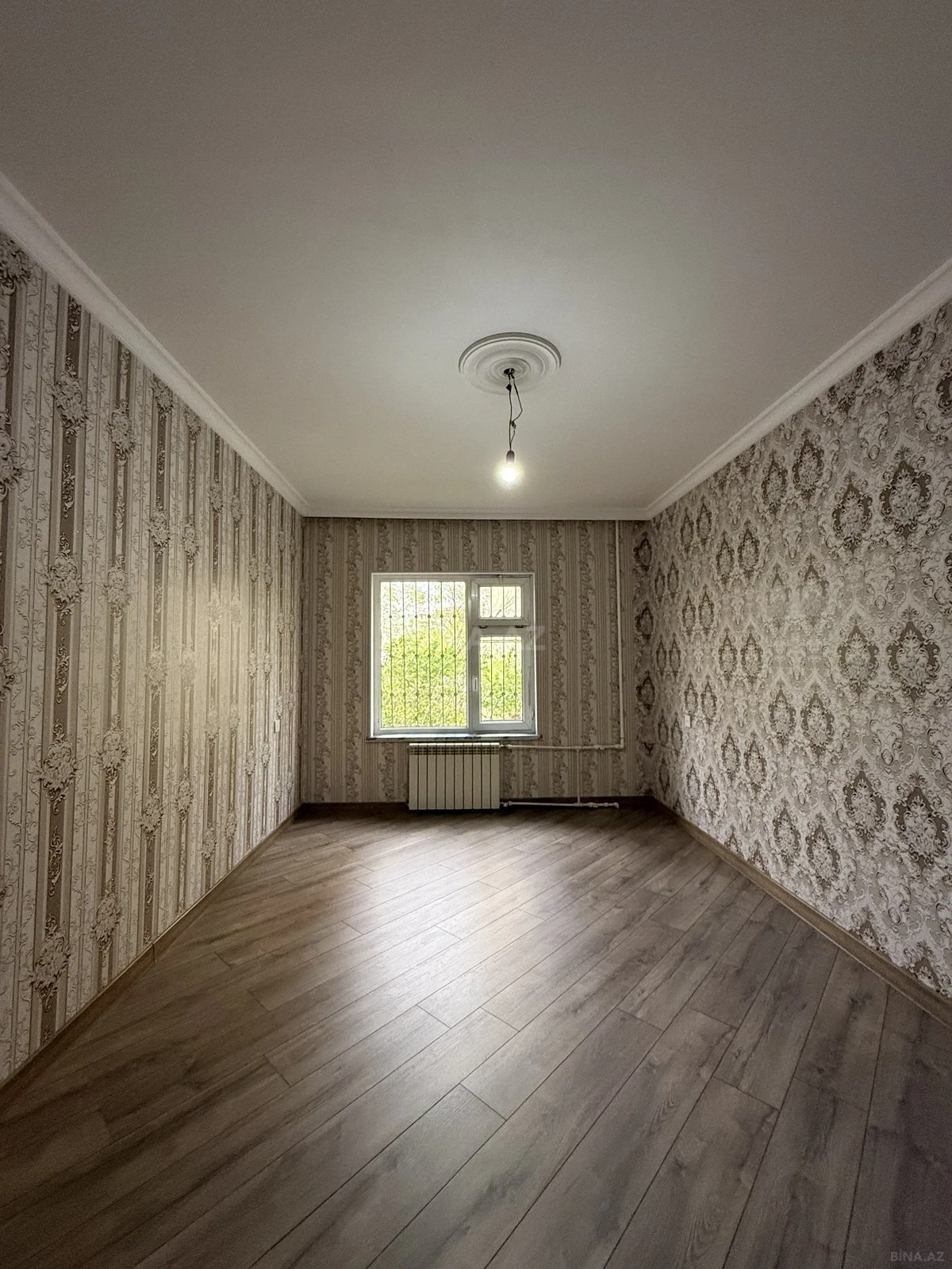 Satılır 4 otaqlı mənzil 110 m²