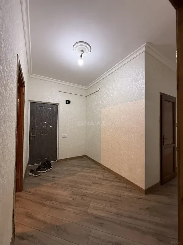 Satılır 4 otaqlı mənzil 110 m²