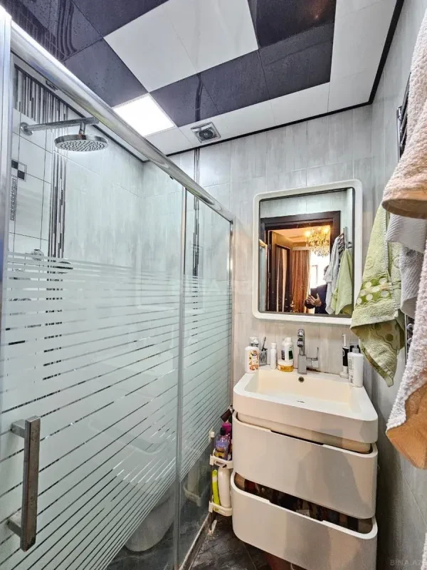 Satılır 3 otaqlı mənzil 157 m²
