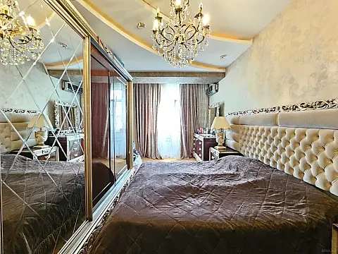 Satılır 3 otaqlı mənzil 157 m²
