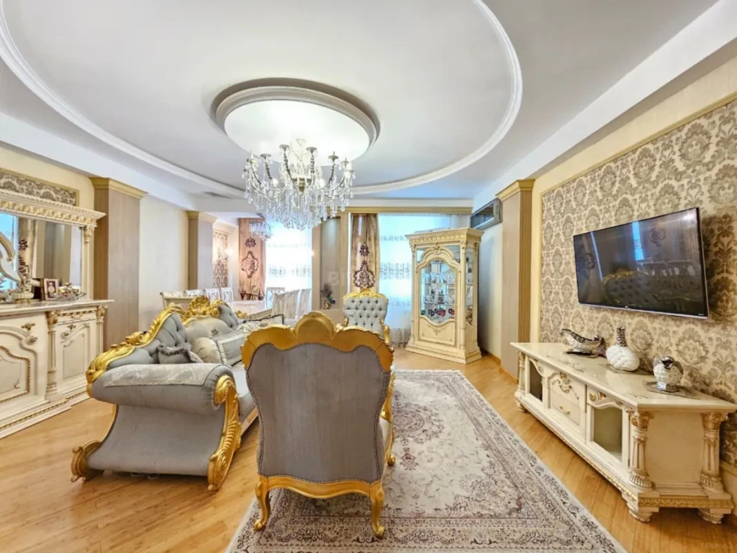 Satılır 3 otaqlı mənzil 157 m²