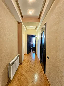 Satılır 3 otaqlı mənzil 157 m²
