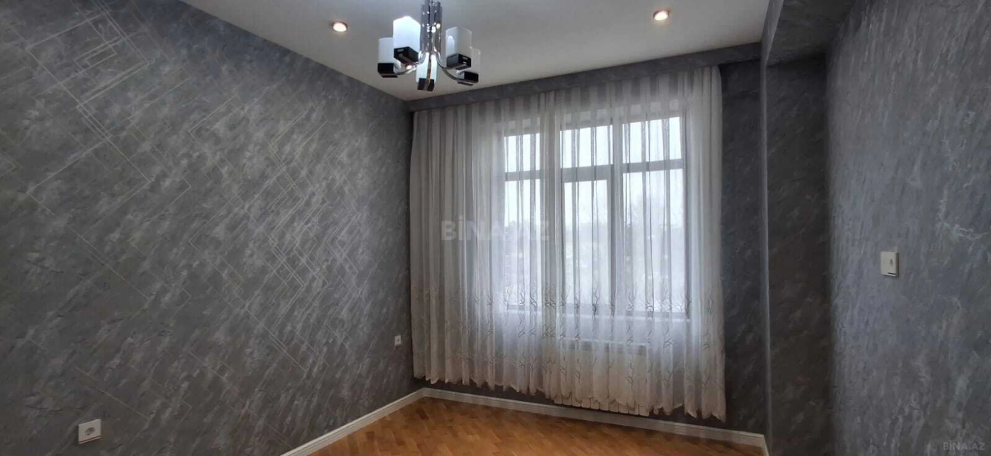 Satılır 3 otaqlı mənzil 86 m²