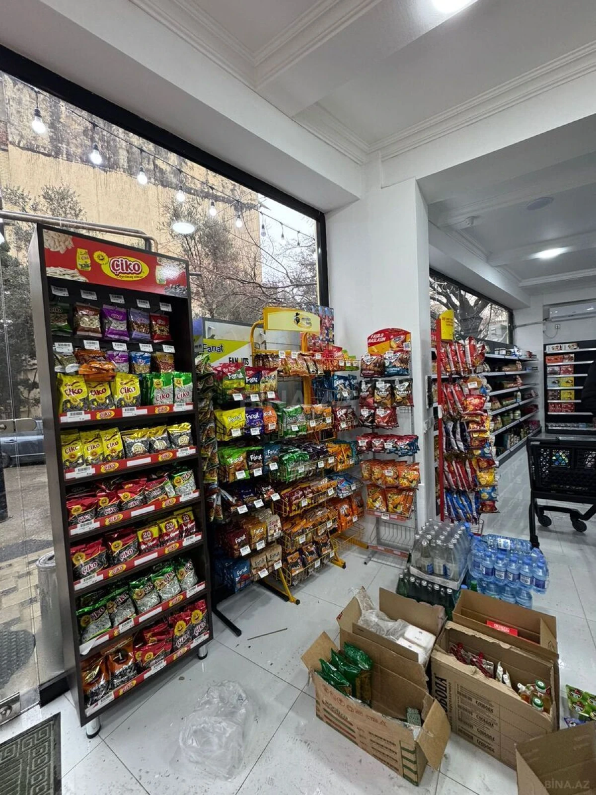 Satılır obyekt 325 m²