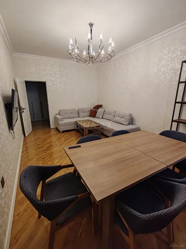 Kirayə verilir 2 otaqlı mənzil 72 m²